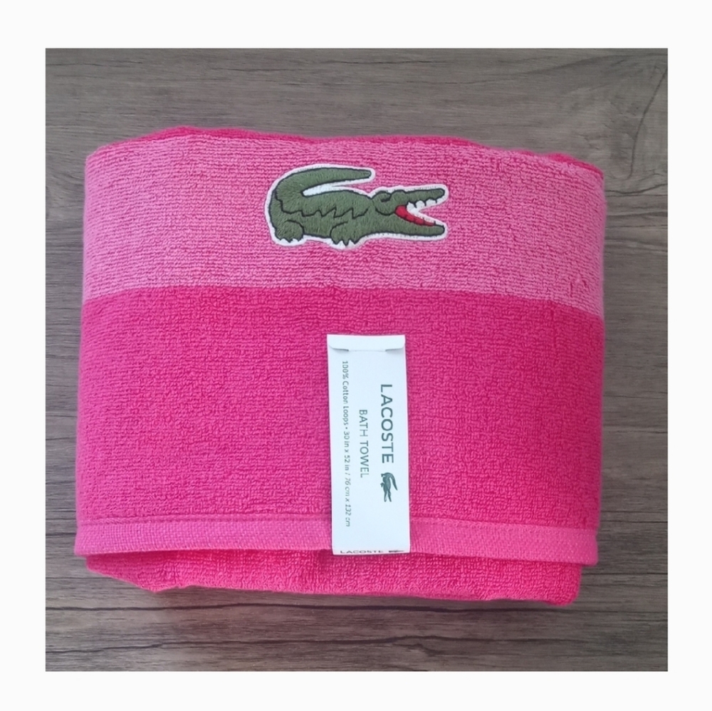 🐊Lacoste Magenta Bath Towel